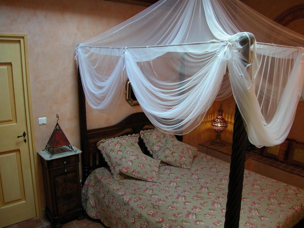Bed and Breakfast Le Mazet De La Dame Barbentane Номер фото
