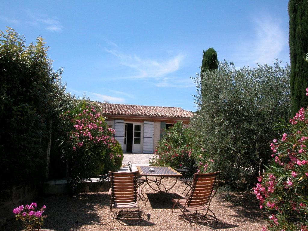 Bed and Breakfast Le Mazet De La Dame Barbentane Номер фото