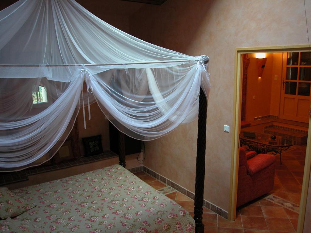 Bed and Breakfast Le Mazet De La Dame Barbentane Номер фото